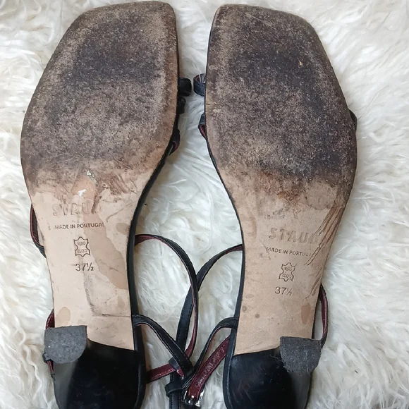 Elegant Black Strappy Women's Heels - Picture 9 of 16